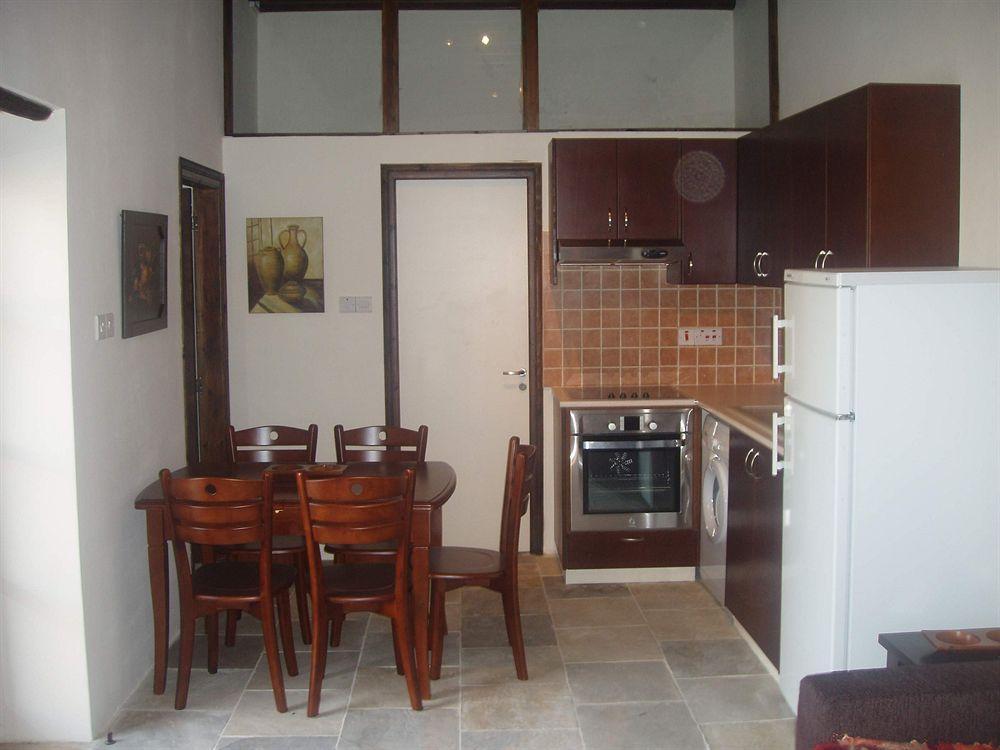 Niovi House Apartment ตอคนี ภายนอก รูปภาพ