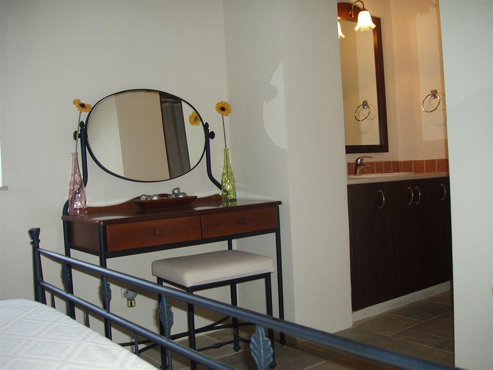 Niovi House Apartment ตอคนี ภายนอก รูปภาพ